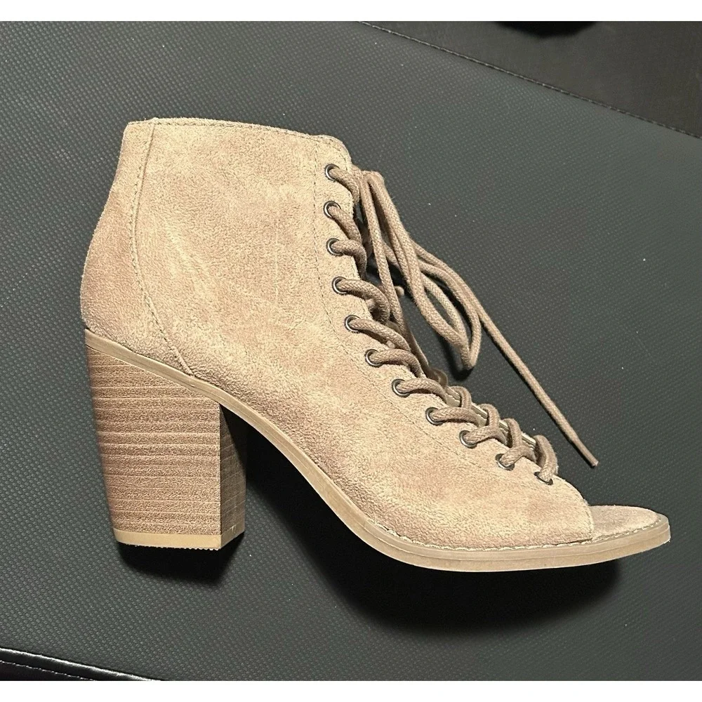 NEW Mossimo Boho Beige Open Toe Lace Up Suede Chunky Heel Ankle Booties 6.5